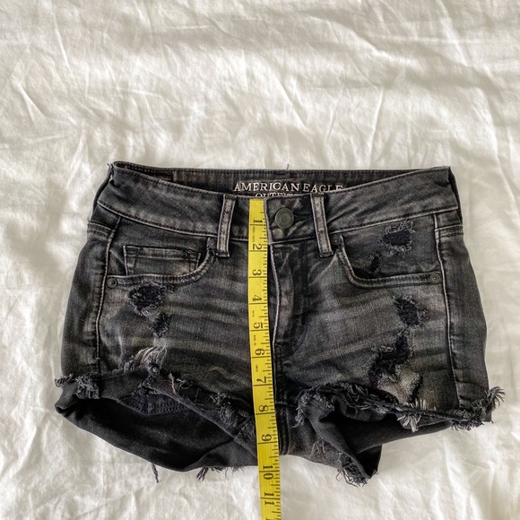 2/$40💜 CLOSET CLEAN OUT: American Eagle black washed denim shorts - Picture 6 of 9